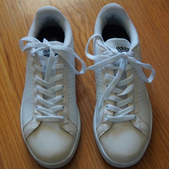 Women's Adidas shoes - Picture 1 of 6